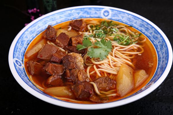 經(jīng)營(yíng)牛肉拉面店留住回頭客才是重中之重